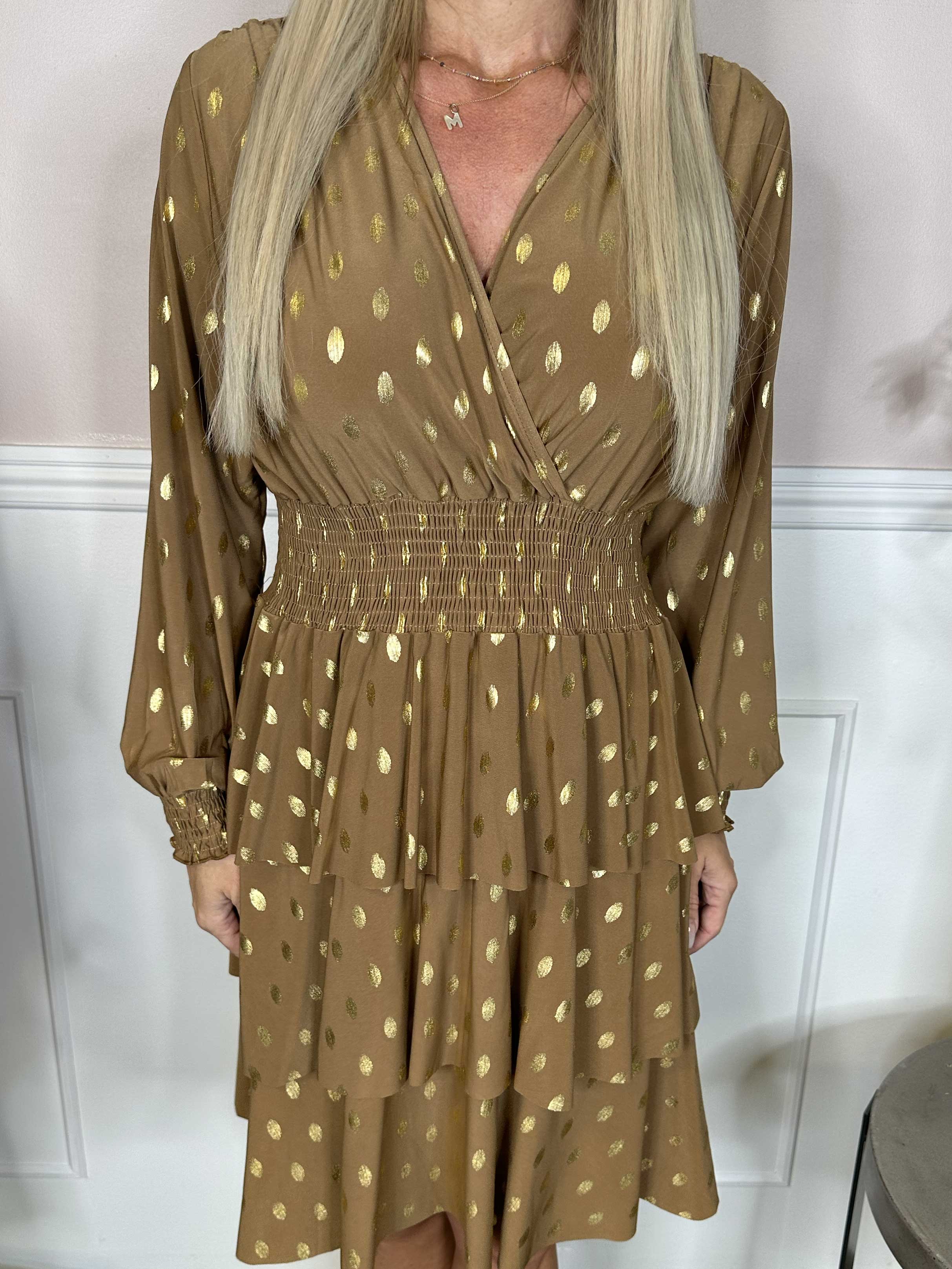 Pams Gold Dot Frills - Söt klänning med resår och volanger